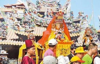 妈祖神像