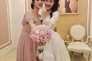 章若楠低调参加妹妹婚礼，展现真挚姐妹情