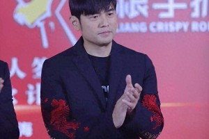 周杰伦假发刘海与头巾背后的形象秘密