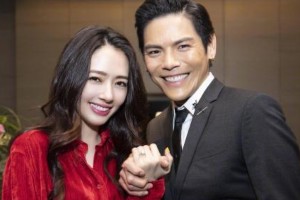向佐郭碧婷日本樱花行甜蜜合照曝光 直男拍照技术引热议