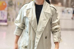 贾玲43岁生日照破复胖传闻，健康瘦身与导演转型双赢