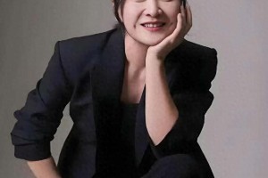 贾玲43岁生日照曝光，力破复胖谣言